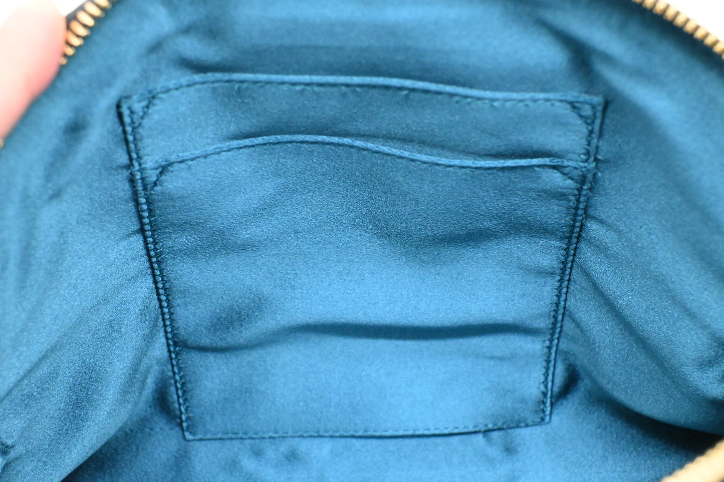 Gucci Ophidia Dome Crossbody Bag in Red Suede Leather