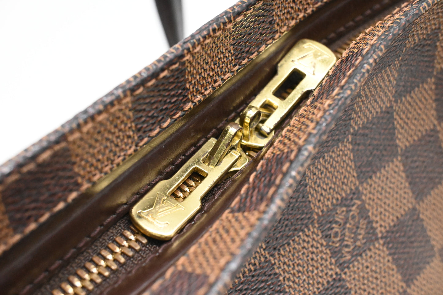 Louis Vuitton Chelsea in Damier Ebene Canvas