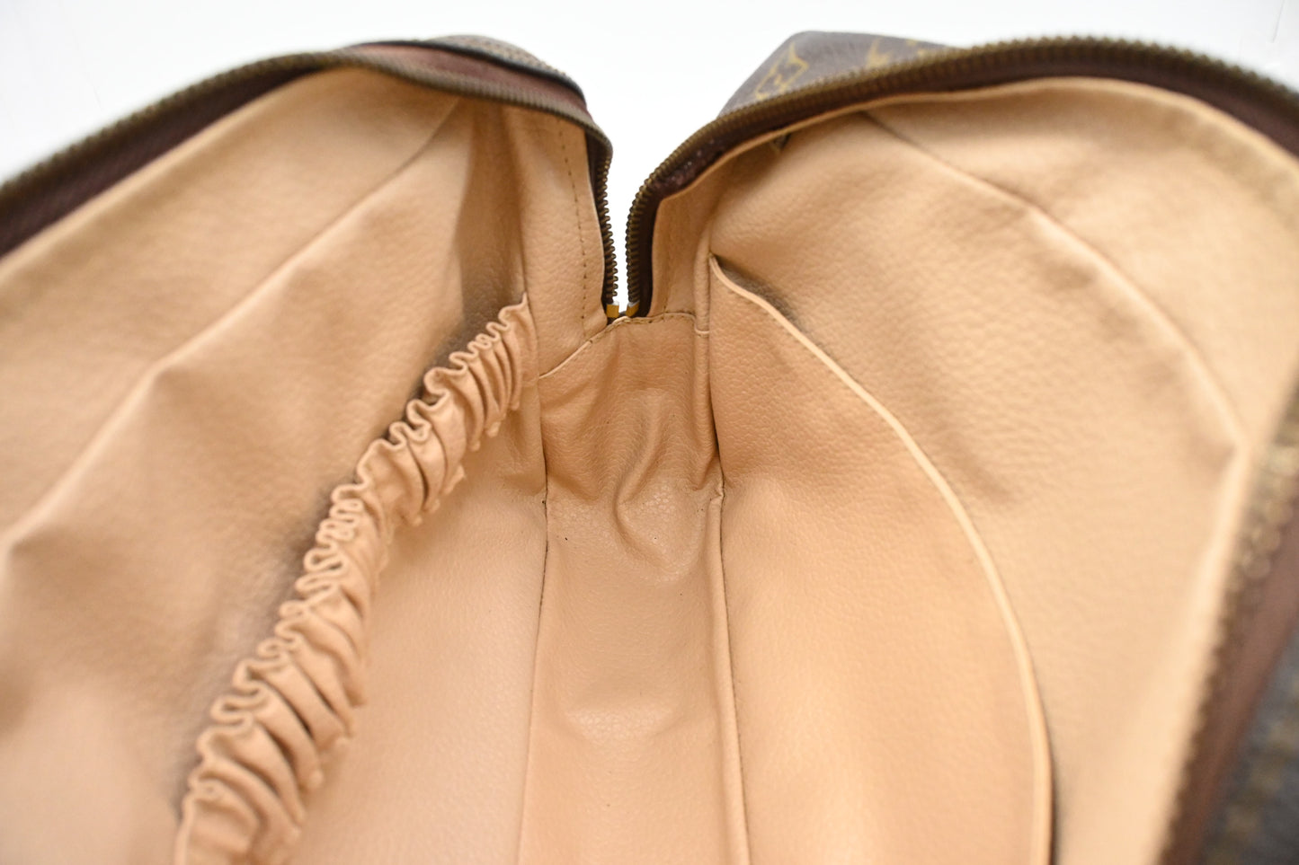 Louis Vuitton Trousse 28 in Monogram Canvas