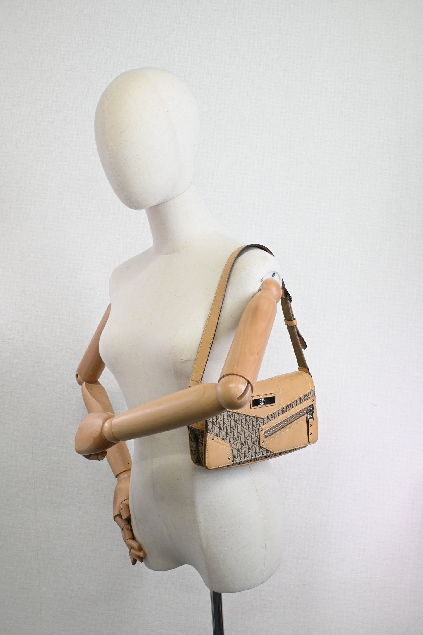 Dior Street Chic Shoulder Bag in Beige Leather