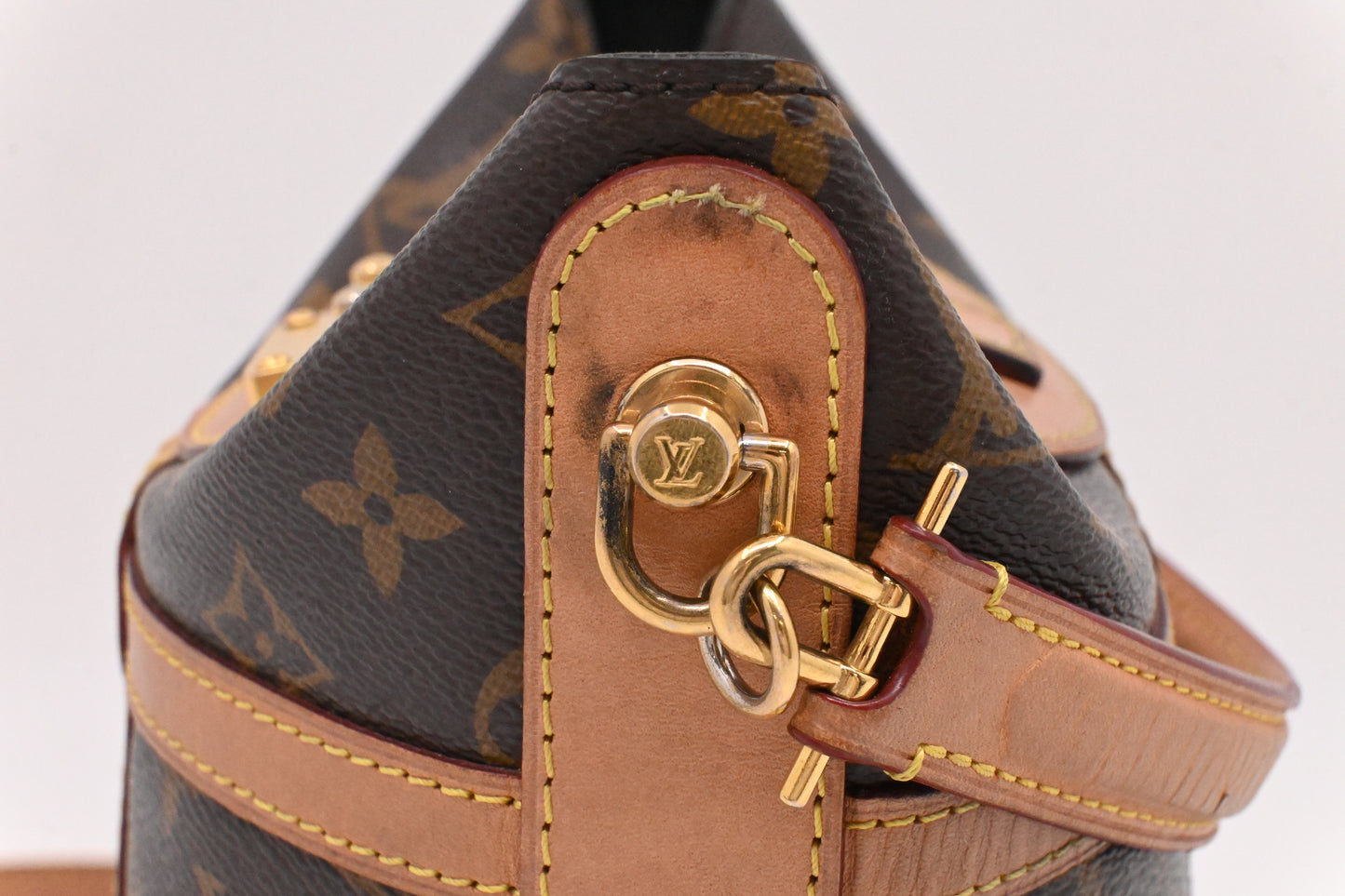 Louis Vuitton Duffle Bag in Monogram Canvas