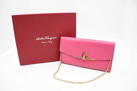 Ferragamo Wallet on Chain in Pink Leather