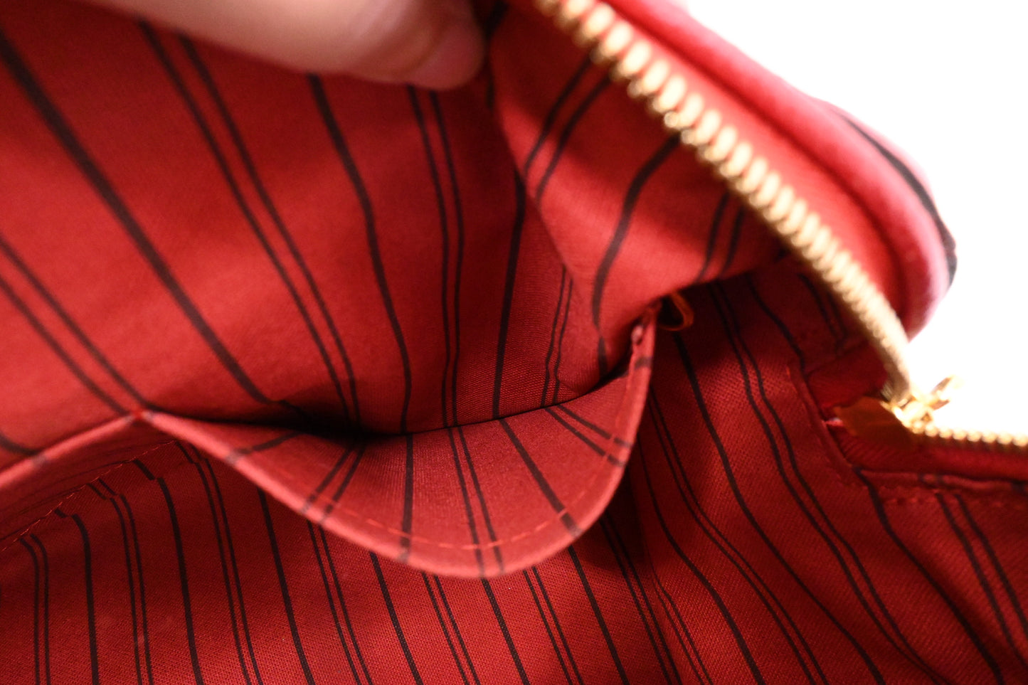 Louis Vuitton Speedy 25 Bandouliere in Red Empreinte Leather