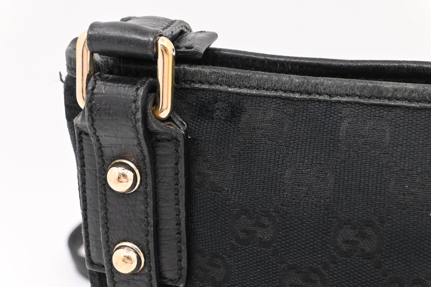 Gucci Sherry Shoulder Bag in Black Canvas