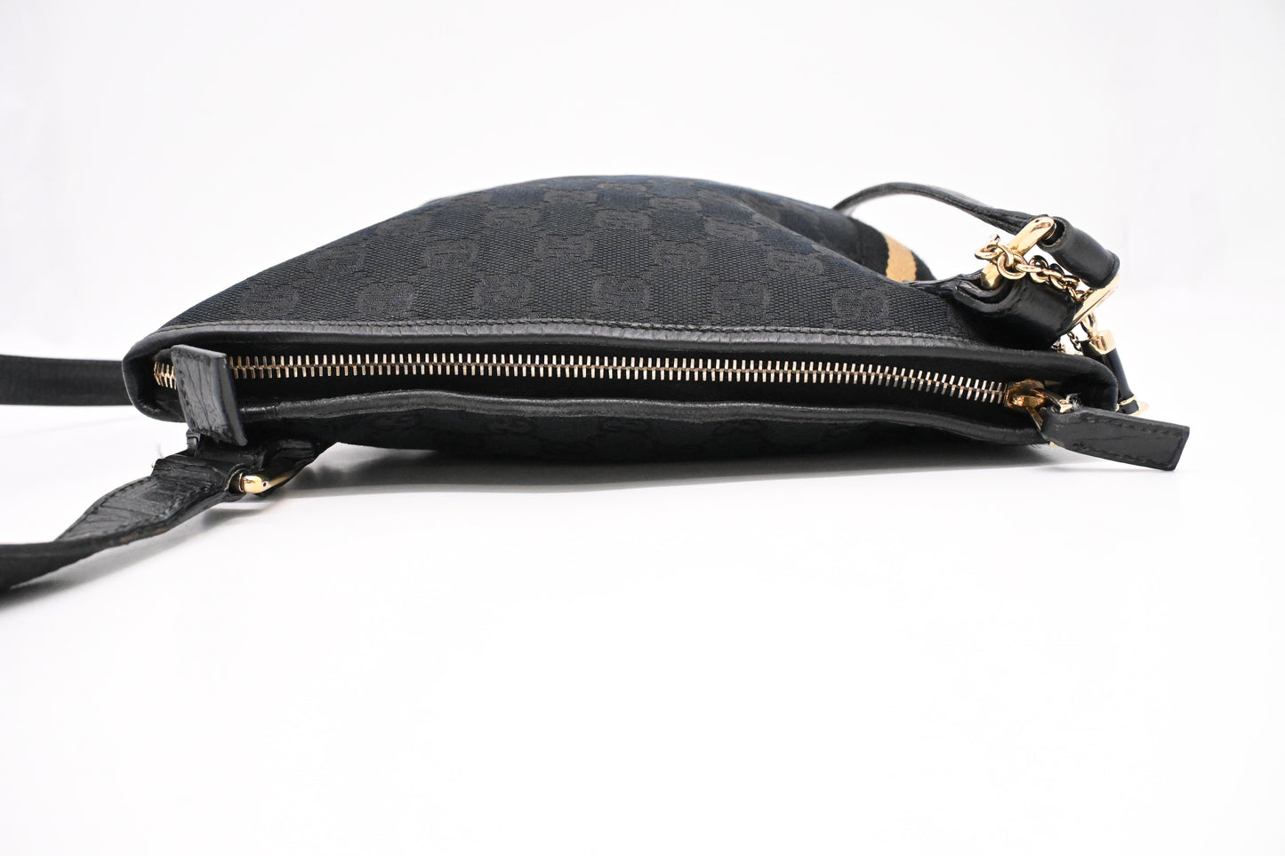 Gucci Sherry Shoulder Bag in Black Canvas