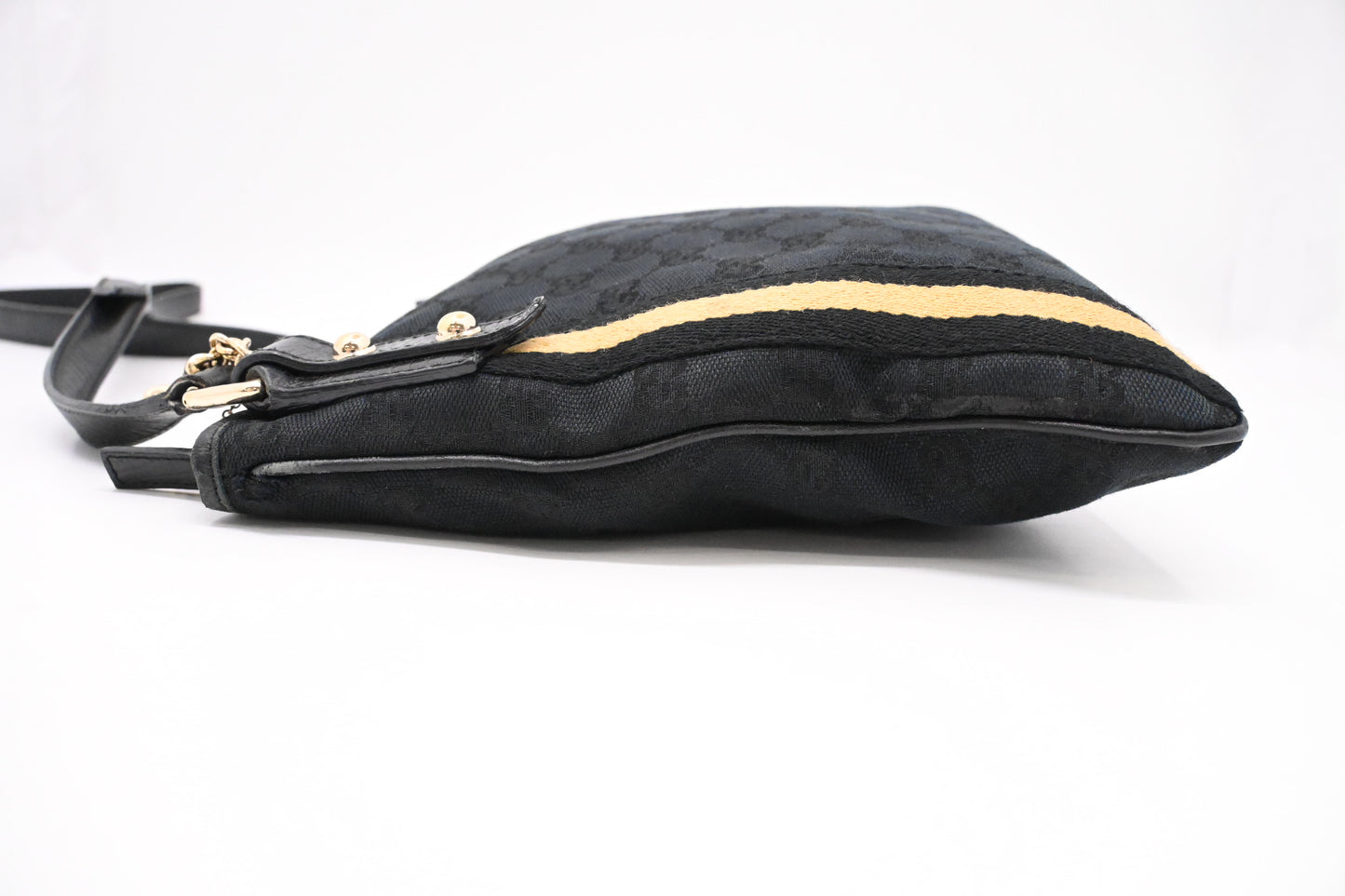 Gucci Sherry Shoulder Bag in Black Canvas