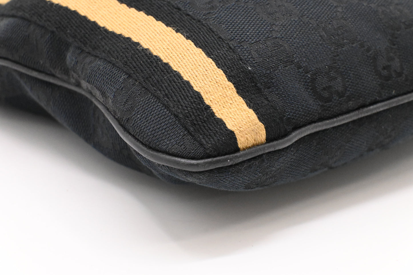 Gucci Sherry Shoulder Bag in Black Canvas
