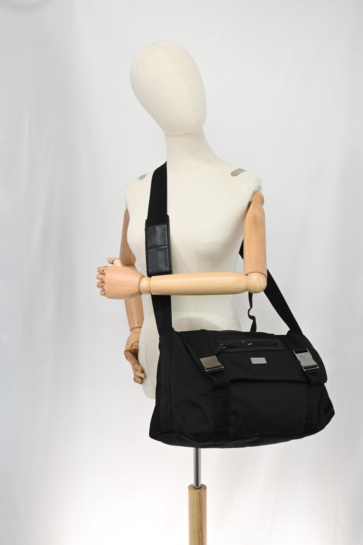 Gucci Messenger Bag in Black Canvas