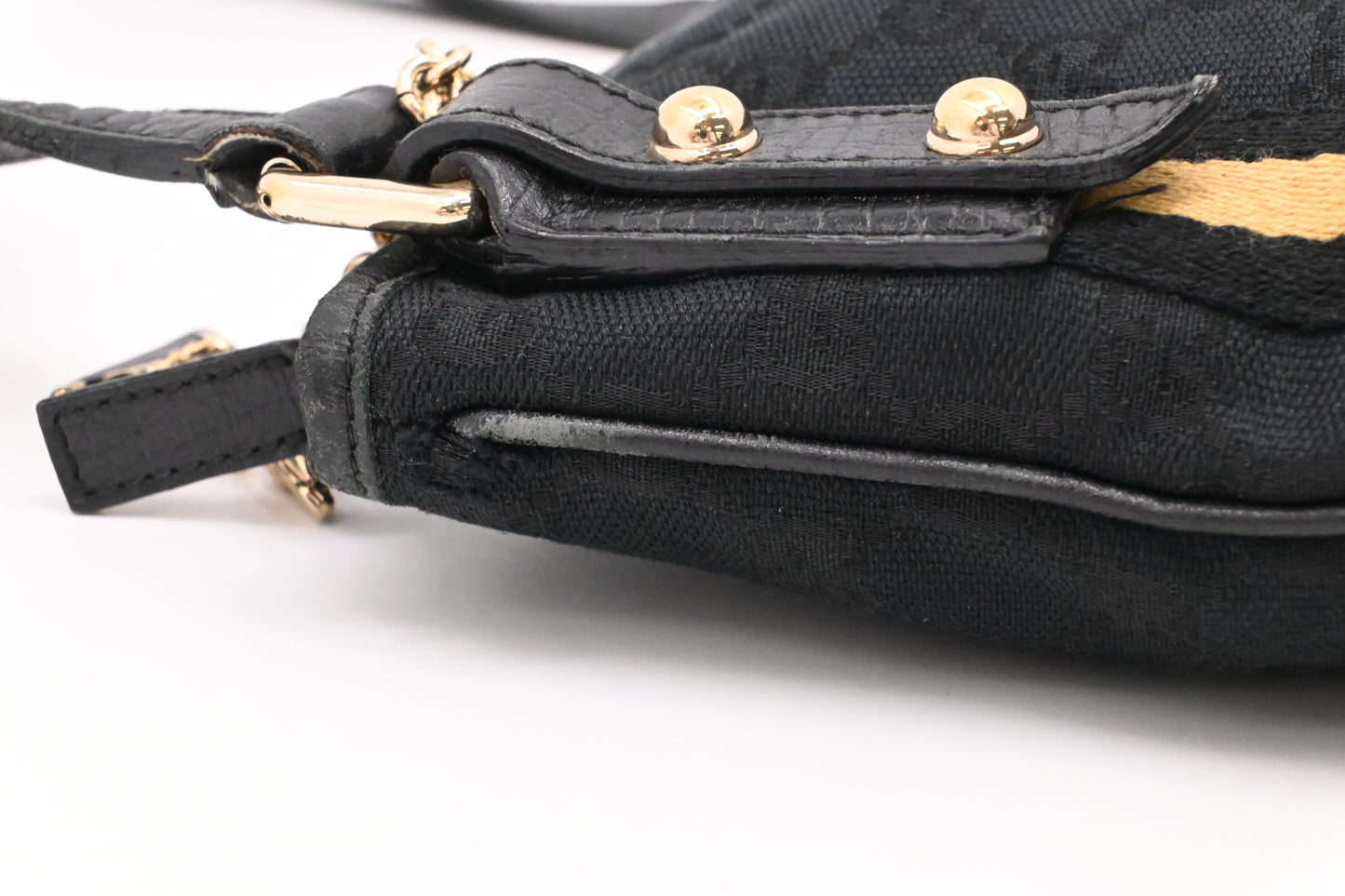 Gucci Sherry Shoulder Bag in Black Canvas