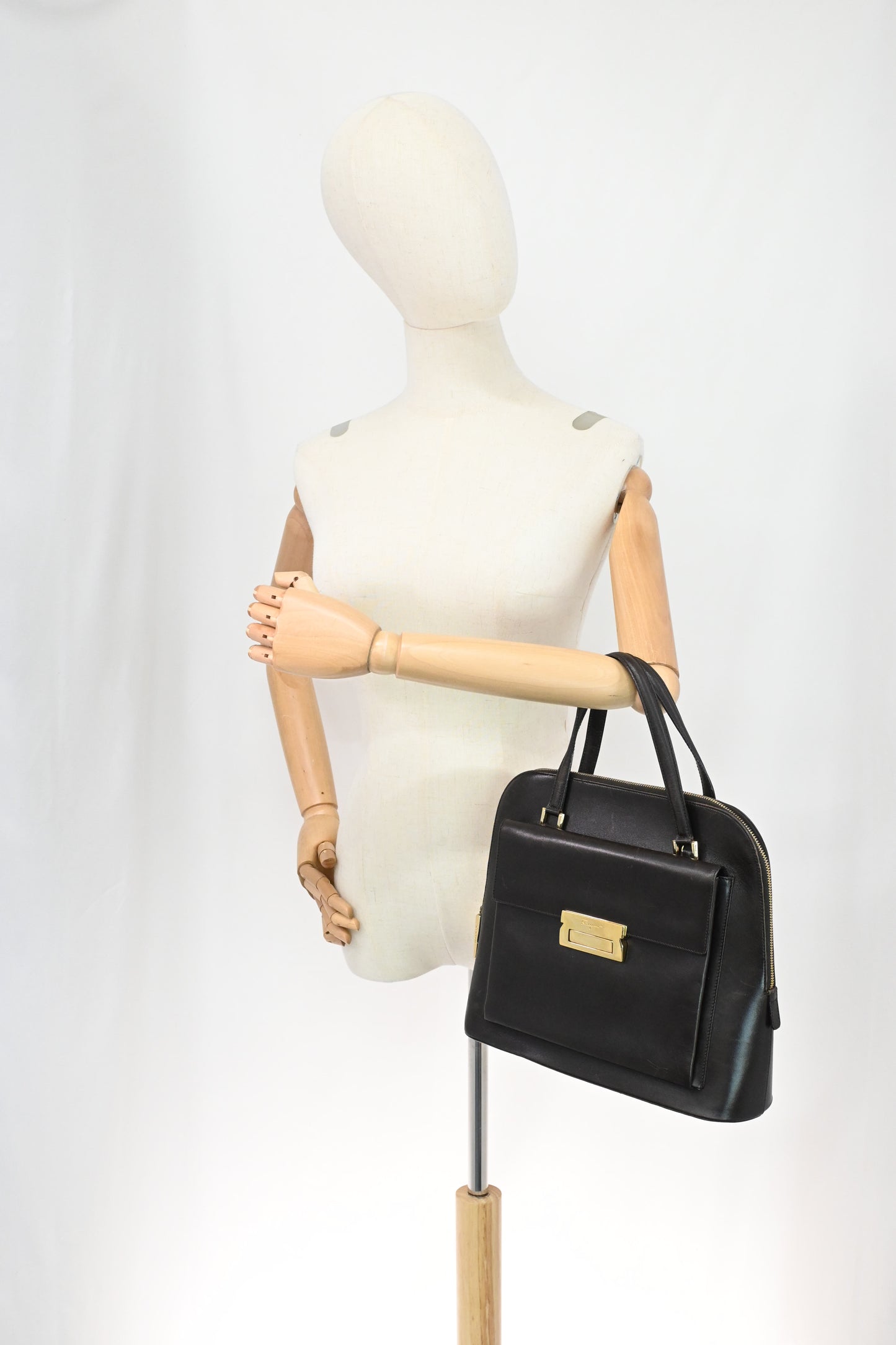 Ferragamo Handbag in Brown Leather