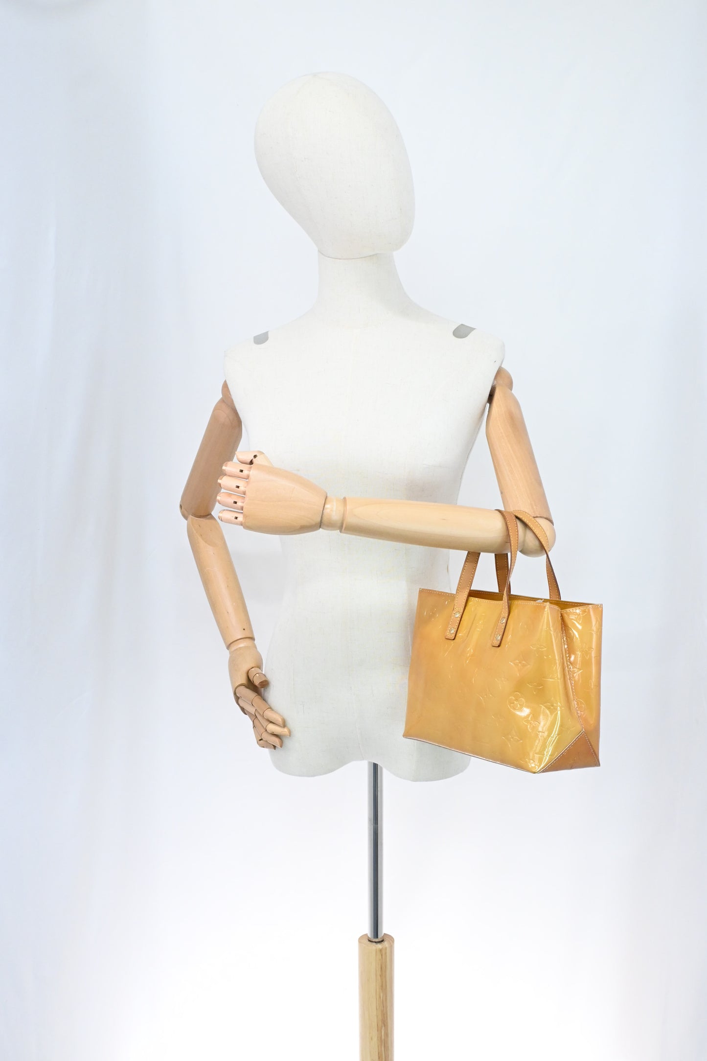 Louis Vuitton Reade PM in Mango Vernis