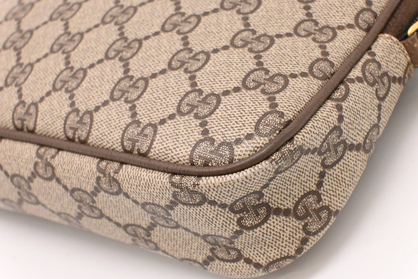 Gucci Crossbody in GG Supreme Canvas