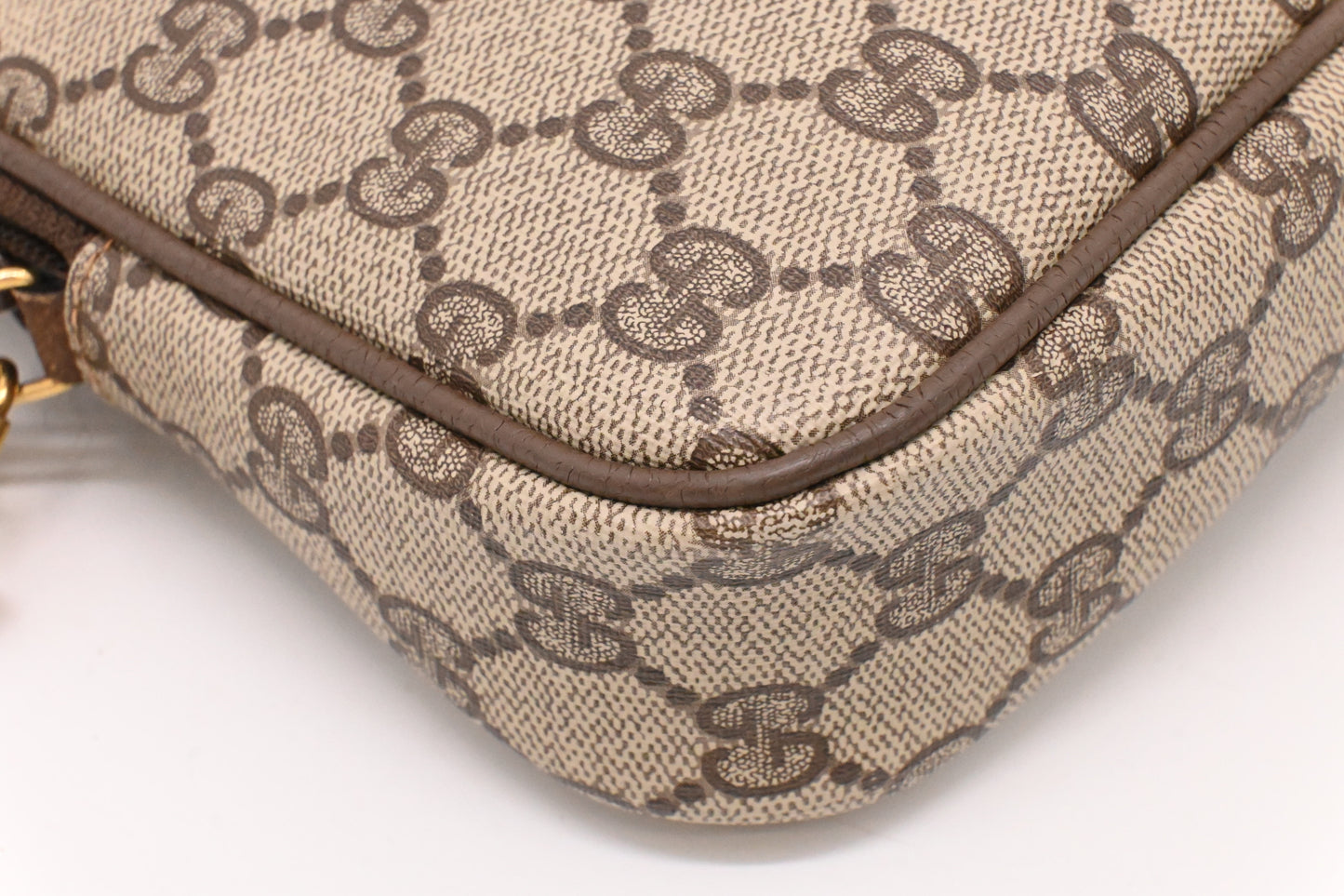 Gucci Crossbody in GG Supreme Canvas