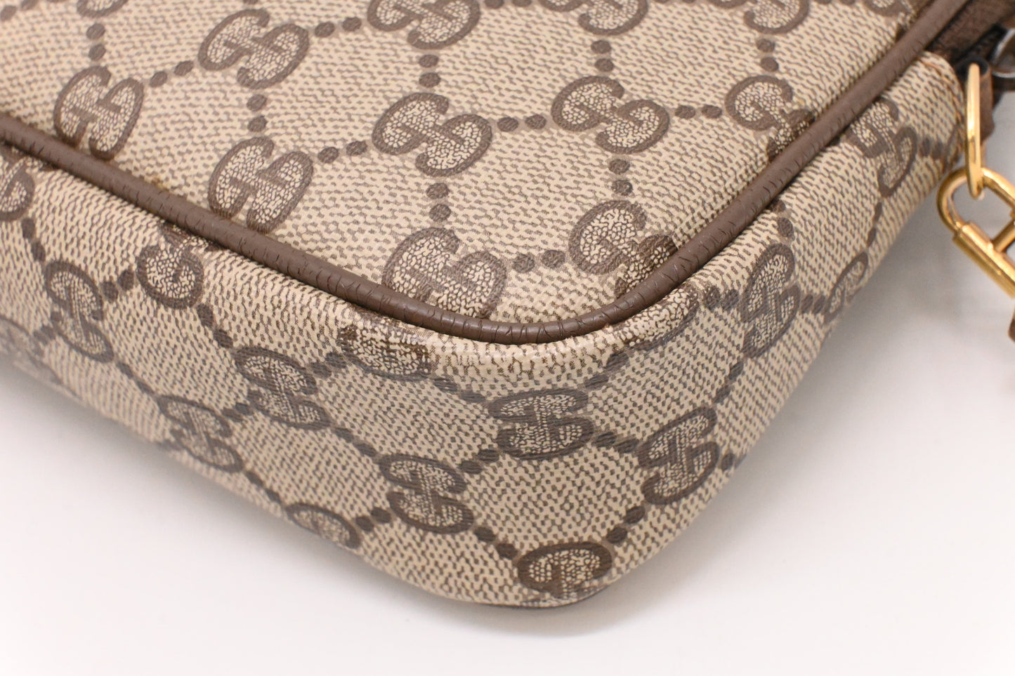 Gucci Crossbody in GG Supreme Canvas
