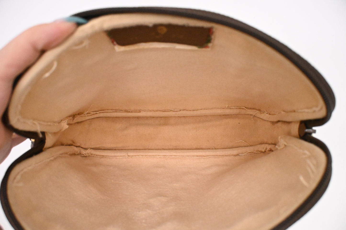 Gucci Crossbody in GG Supreme Canvas