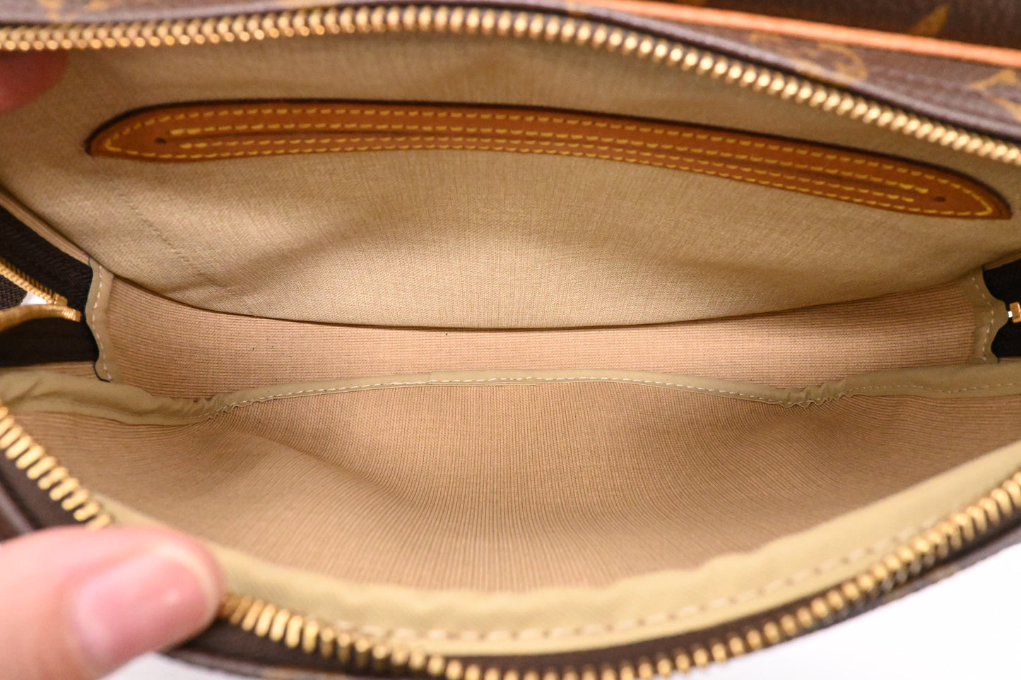 Louis Vuitton Reporter PM in Monogram Canvas