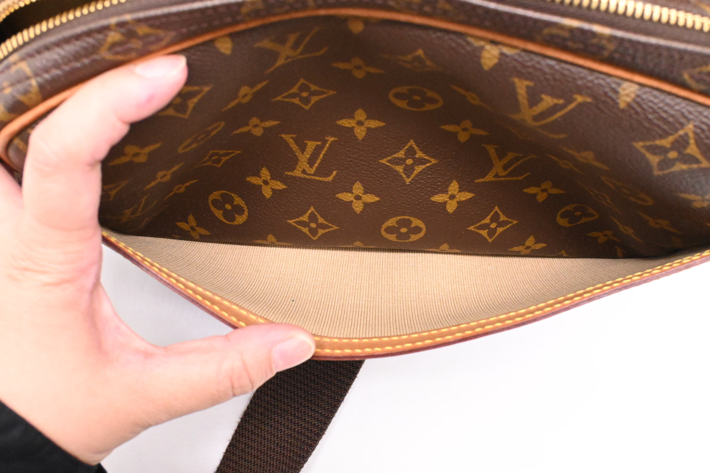 Louis Vuitton Reporter PM in Monogram Canvas