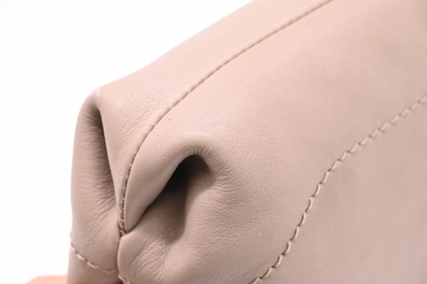 Ferragamo Shoulder in Greige Leather