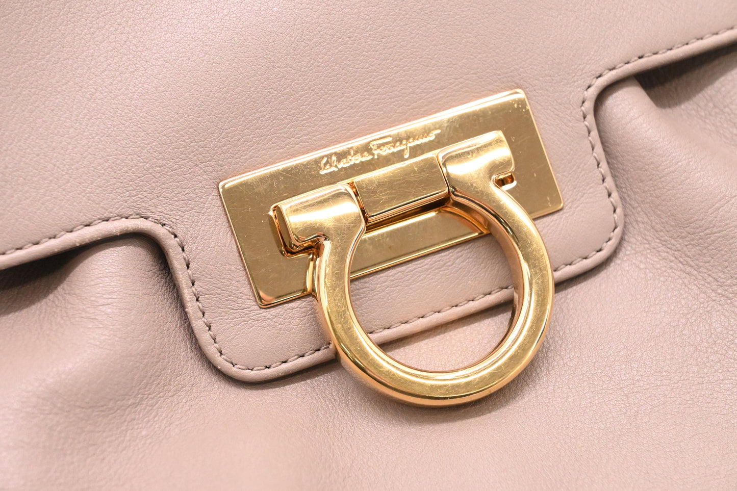 Ferragamo Shoulder in Greige Leather
