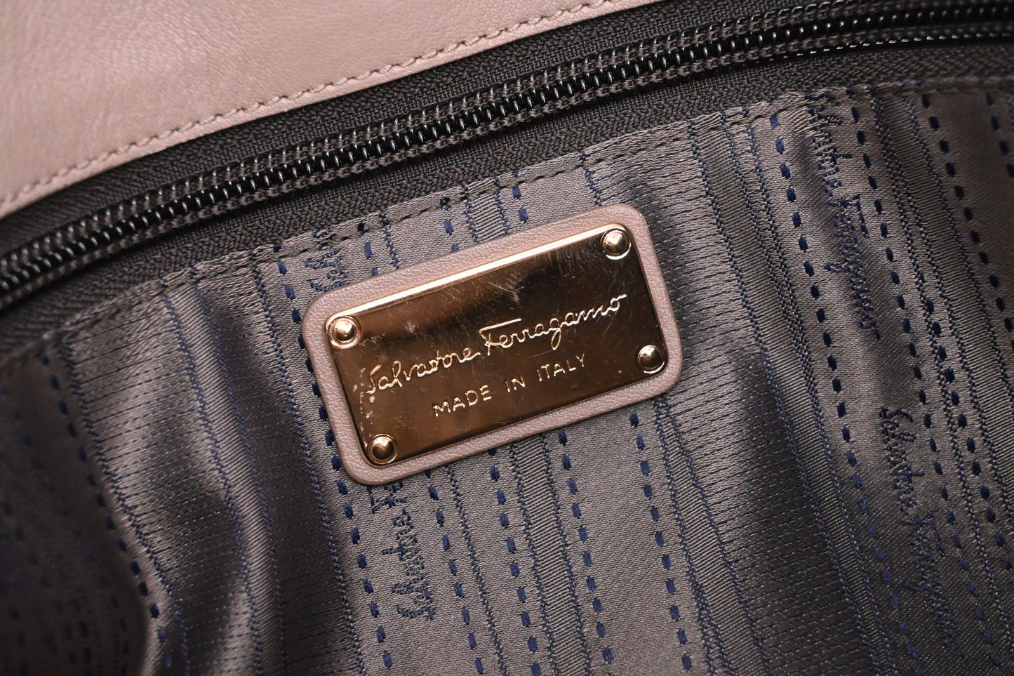 Ferragamo Shoulder in Greige Leather