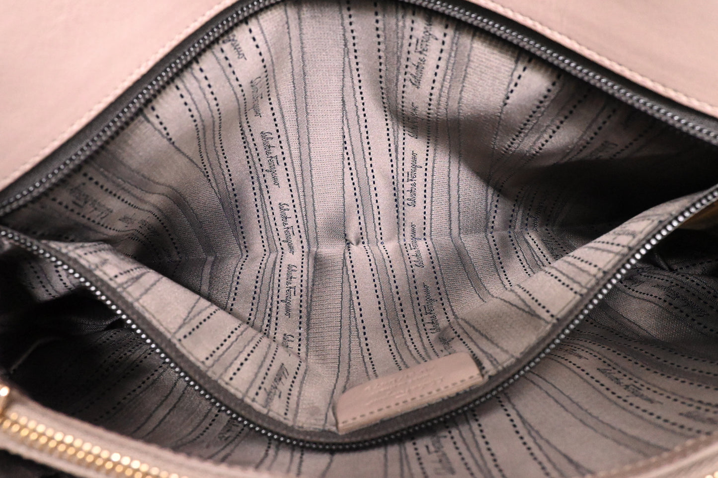Ferragamo Shoulder in Greige Leather