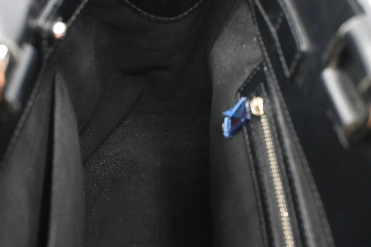 Louis Vuitton Mirabeau GM in Black Epi Leather