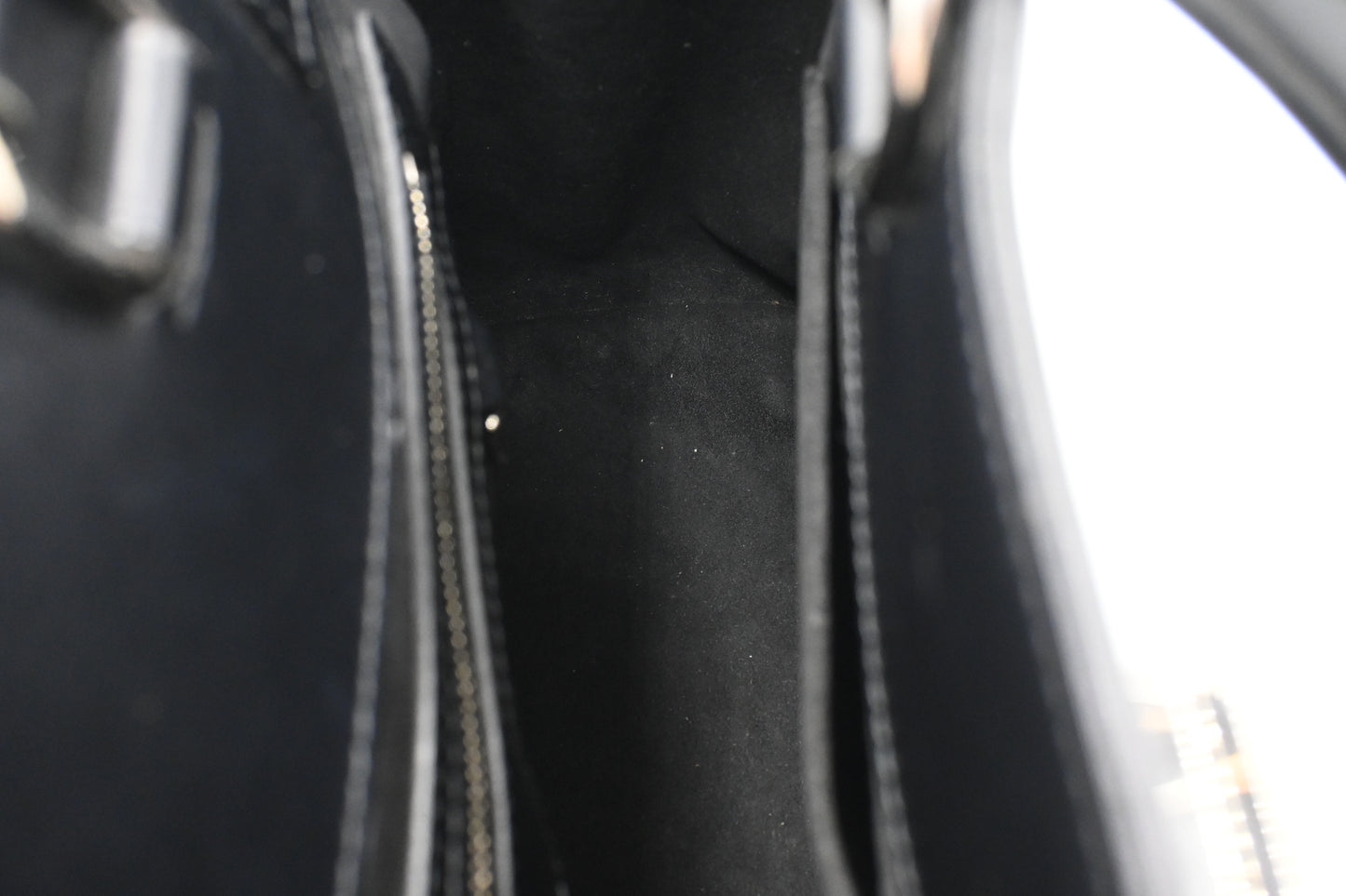 Louis Vuitton Mirabeau GM in Black Epi Leather