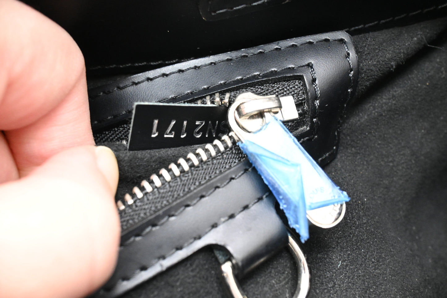 Louis Vuitton Mirabeau GM in Black Epi Leather