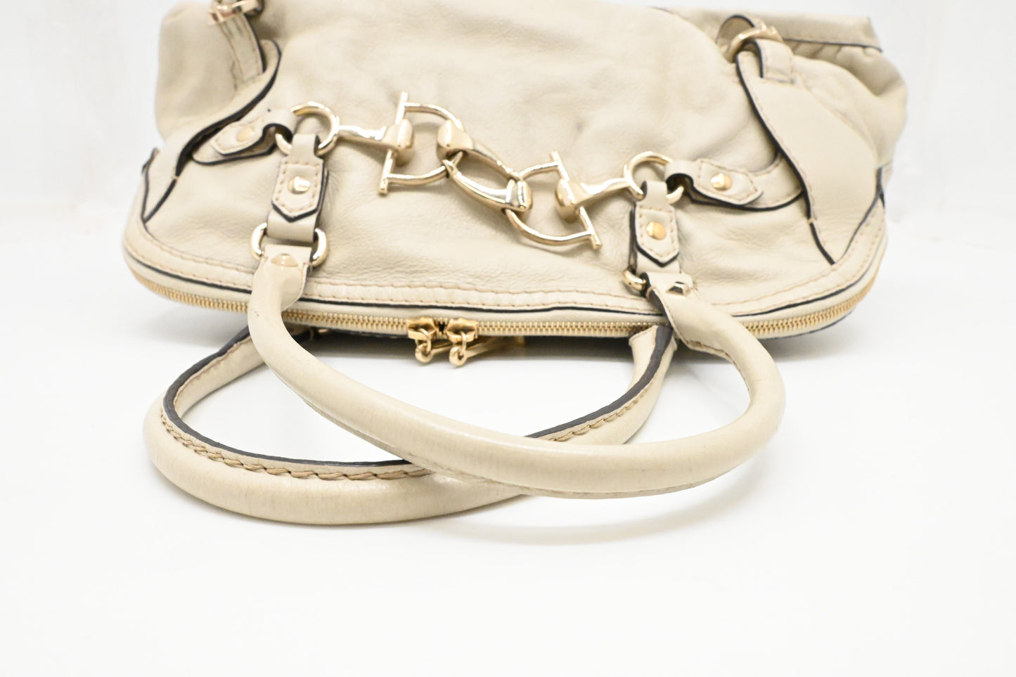 Gucci Horsebit Handbag in Off White Leather