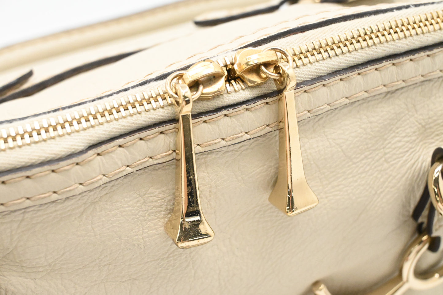 Gucci Horsebit Handbag in Off White Leather