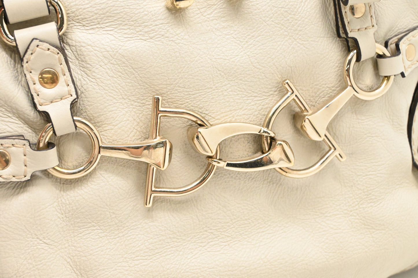 Gucci Horsebit Handbag in Off White Leather