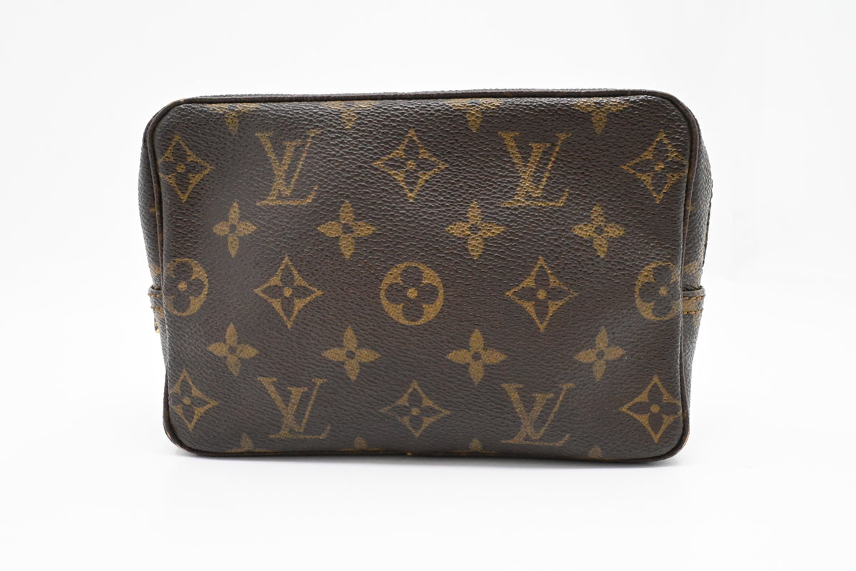 Louis Vuitton Trousse 18 in Monogram Canvas