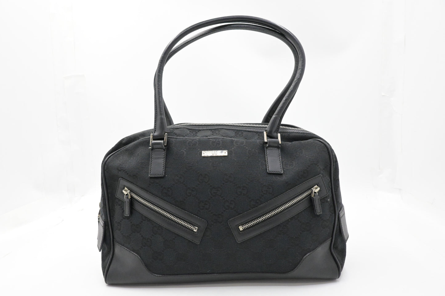 Gucci Shoulder Bag in Black Canvas and Leather