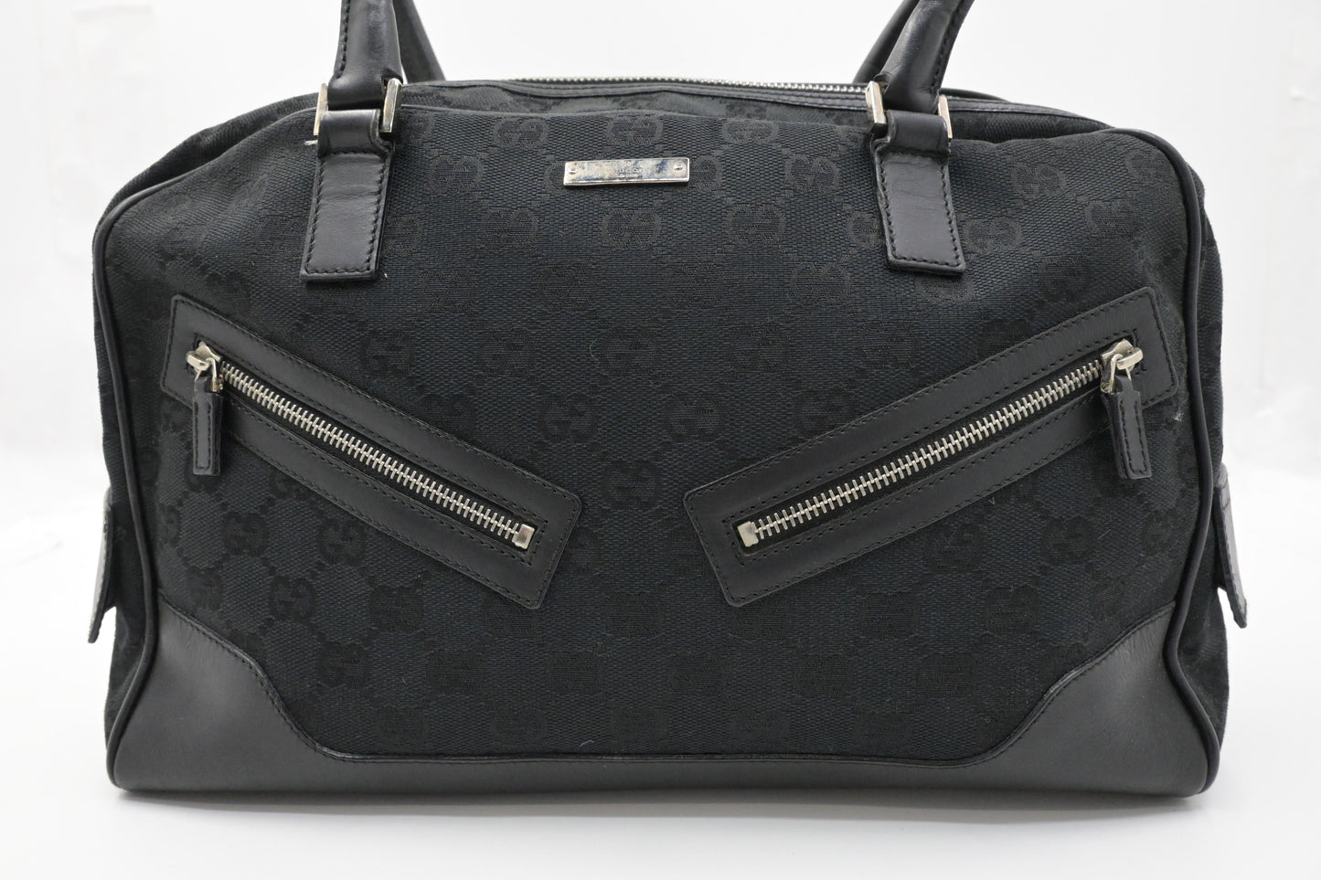 Gucci Shoulder Bag in Black Canvas and Leather