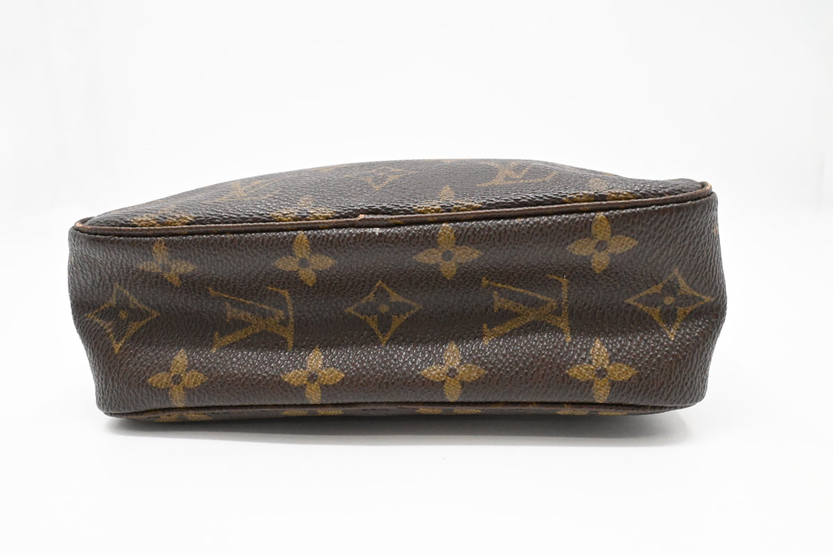 Louis Vuitton Trousse 18 in Monogram Canvas