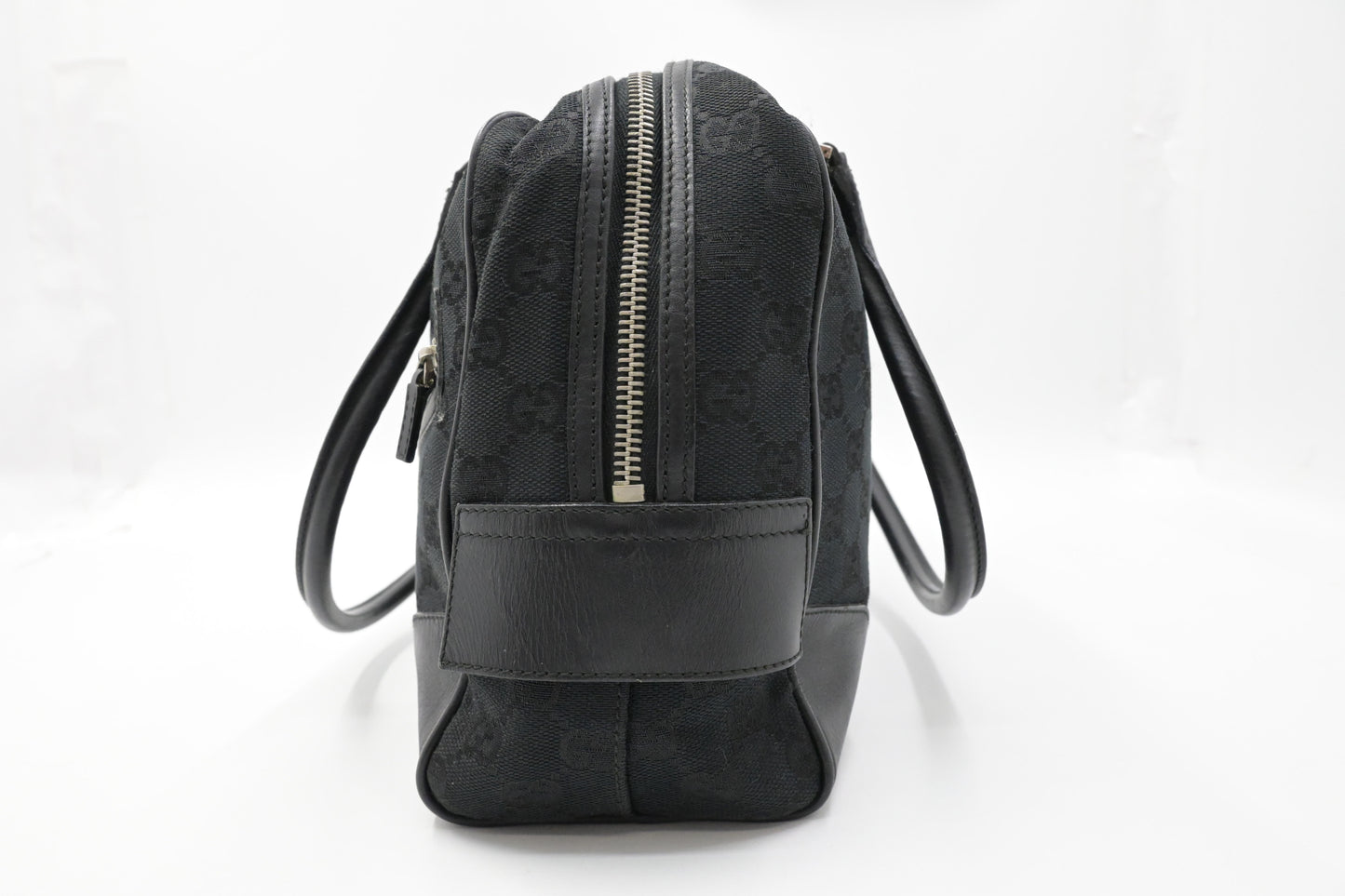 Gucci Shoulder Bag in Black Canvas and Leather