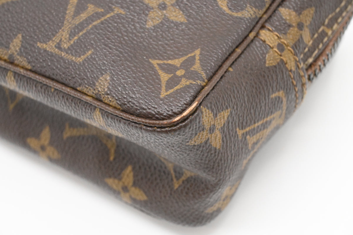 Louis Vuitton Trousse 18 in Monogram Canvas