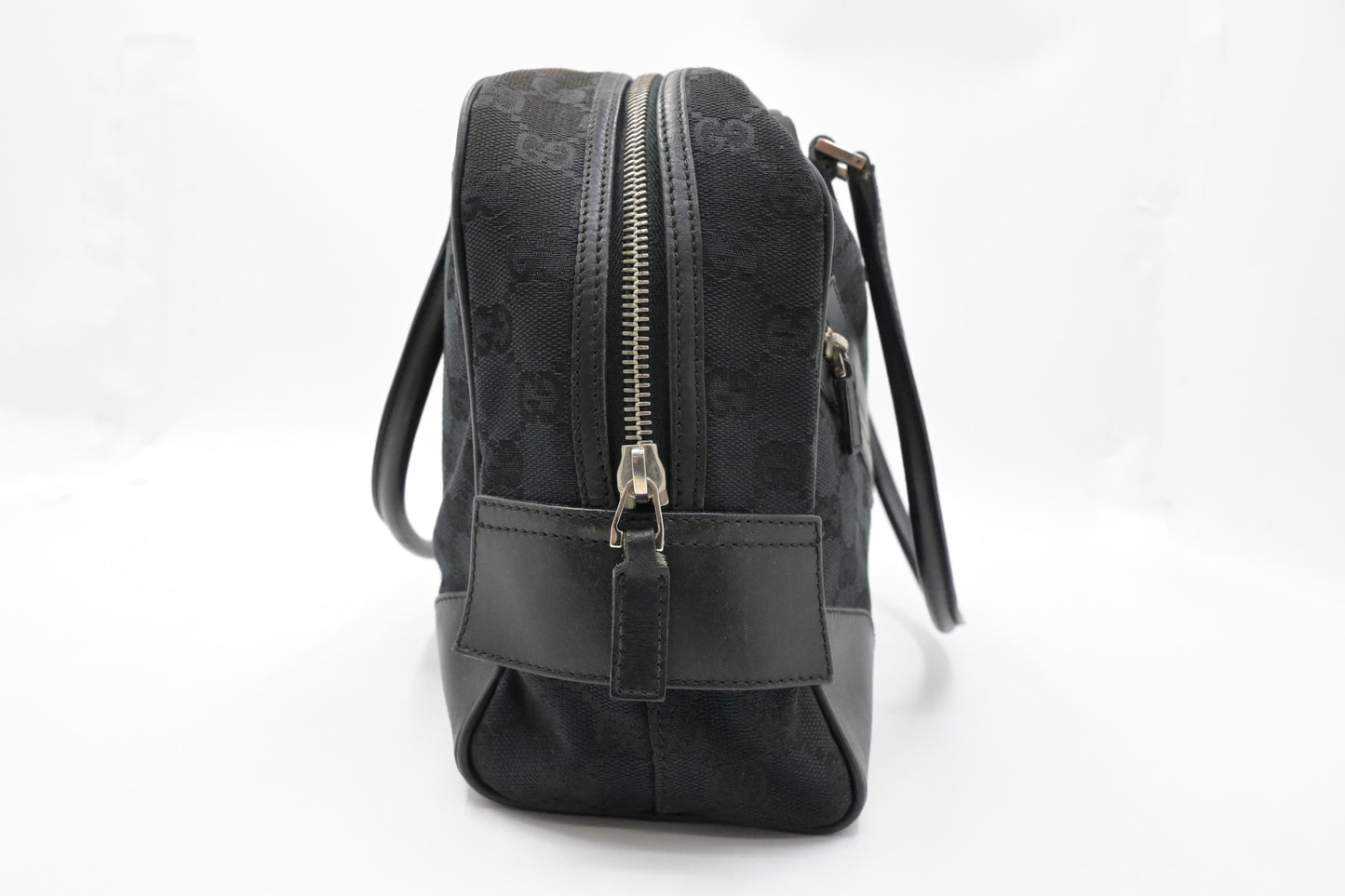 Gucci Shoulder Bag in Black Canvas and Leather
