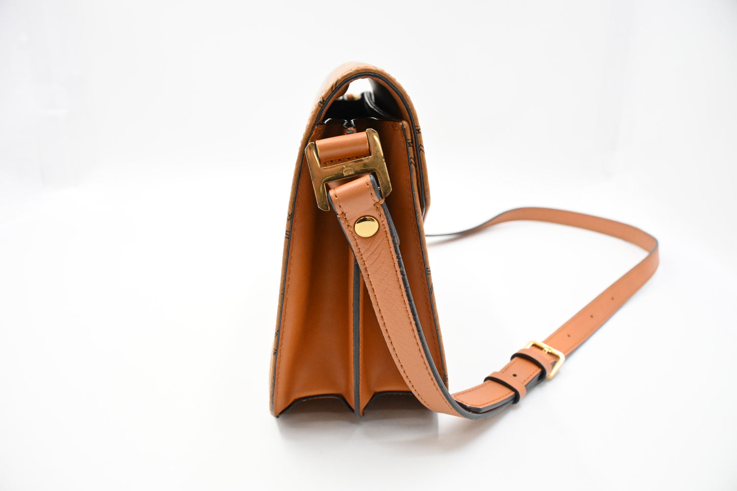 MCM Messenger Bag in Cognac Visetos Canvas