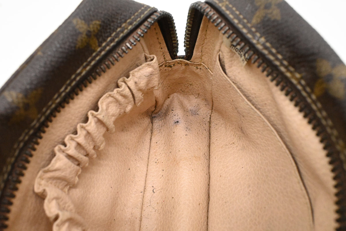 Louis Vuitton Trousse 18 in Monogram Canvas