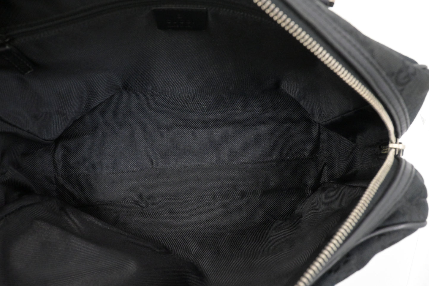 Gucci Shoulder Bag in Black Canvas and Leather