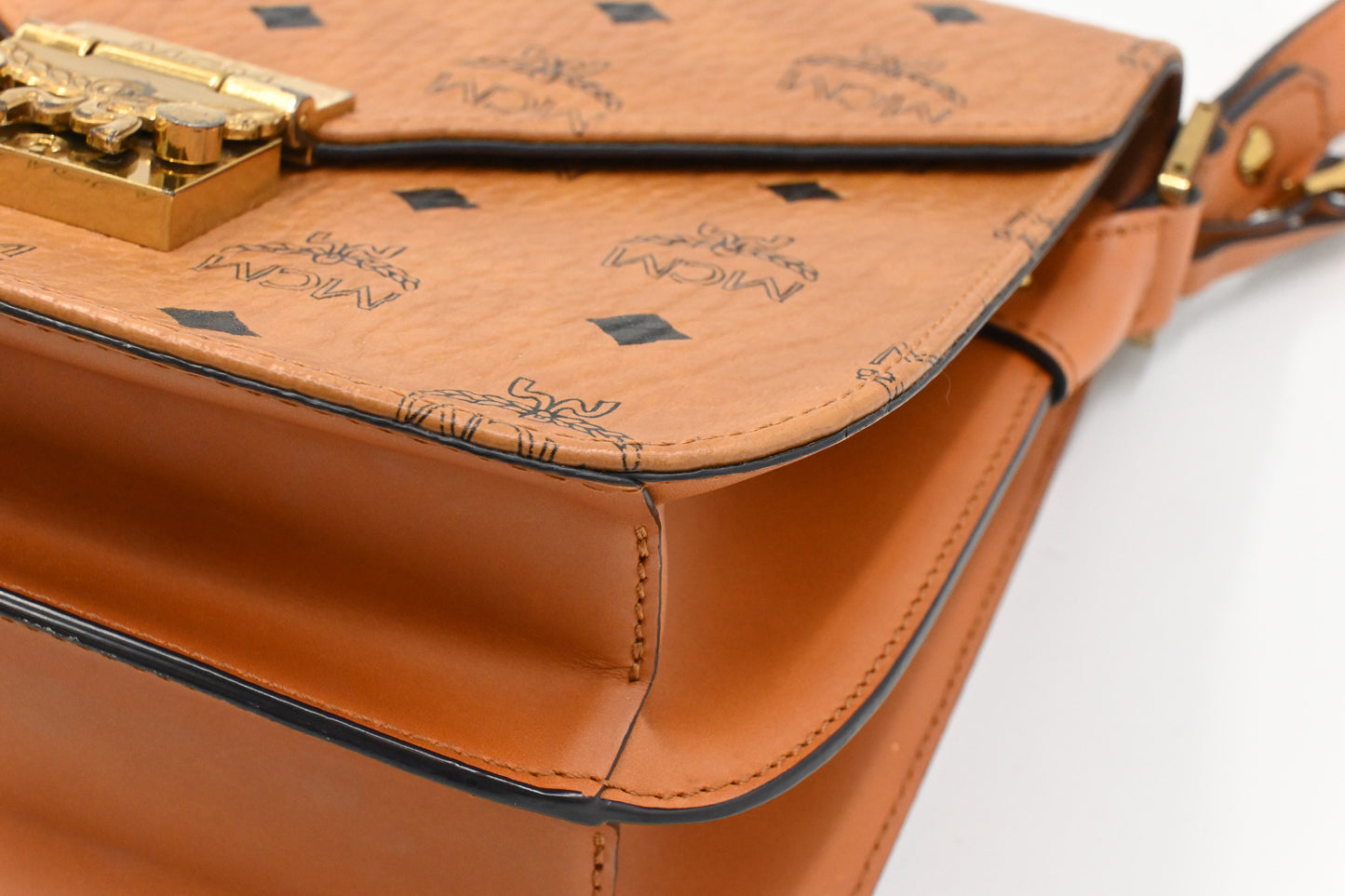 MCM Messenger Bag in Cognac Visetos Canvas