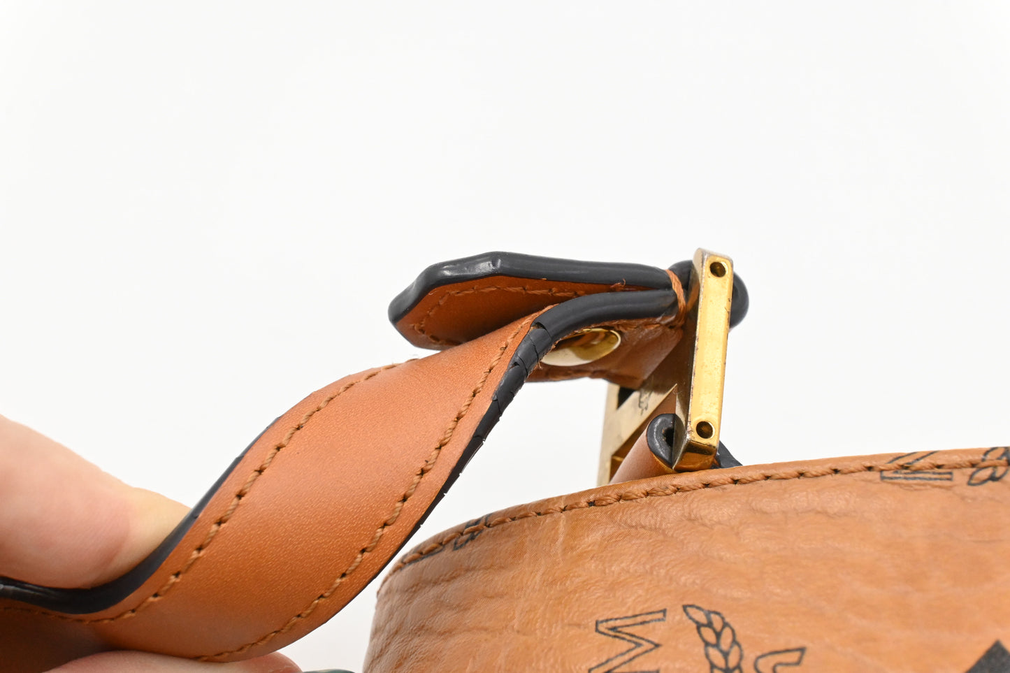MCM Messenger Bag in Cognac Visetos Canvas