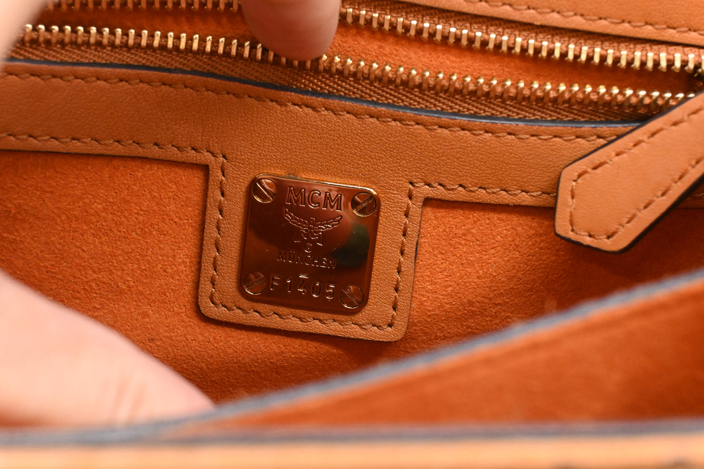 MCM Messenger Bag in Cognac Visetos Canvas