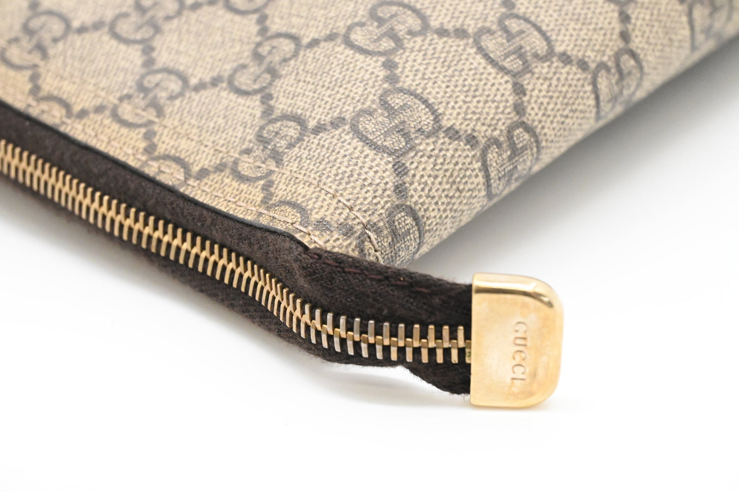 Gucci Business Bag in GG Supreme Canvas