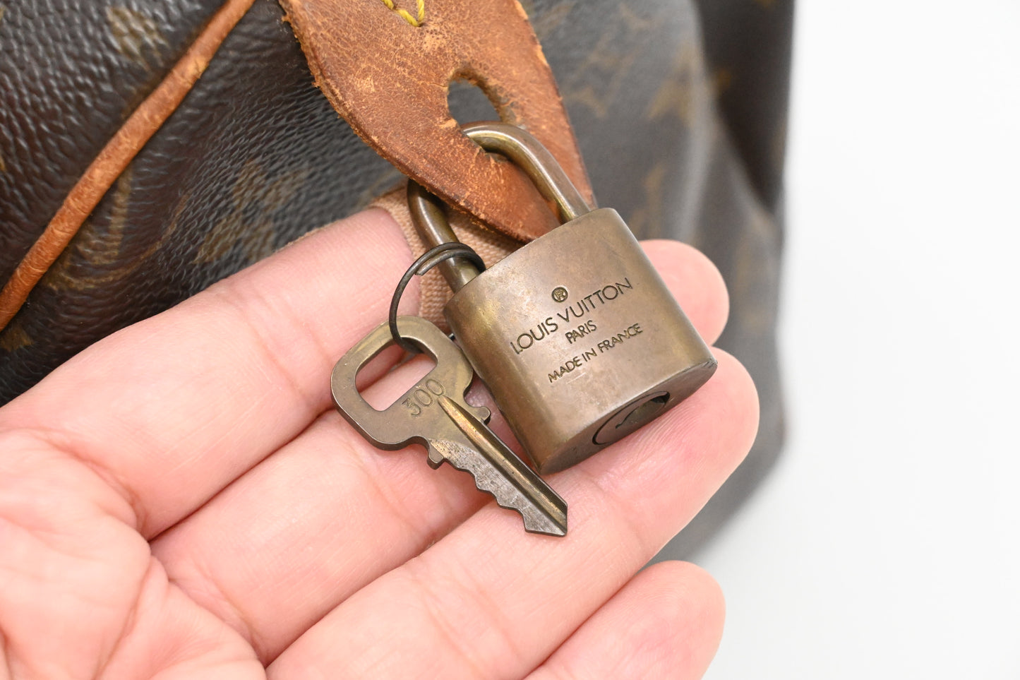 Louis Vuitton Speedy 30 in Monogram Canvas