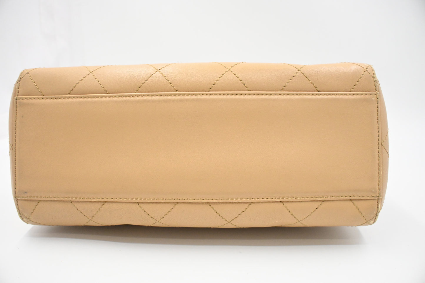 Chanel Chain Shoulder Bag in Beige Leather