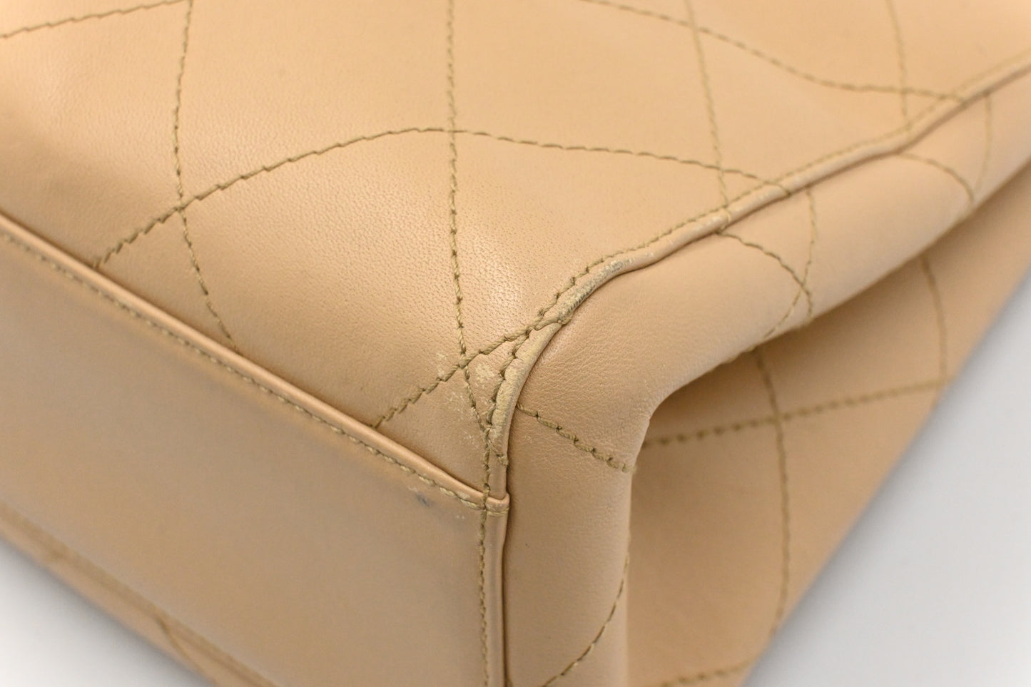 Chanel Chain Shoulder Bag in Beige Leather