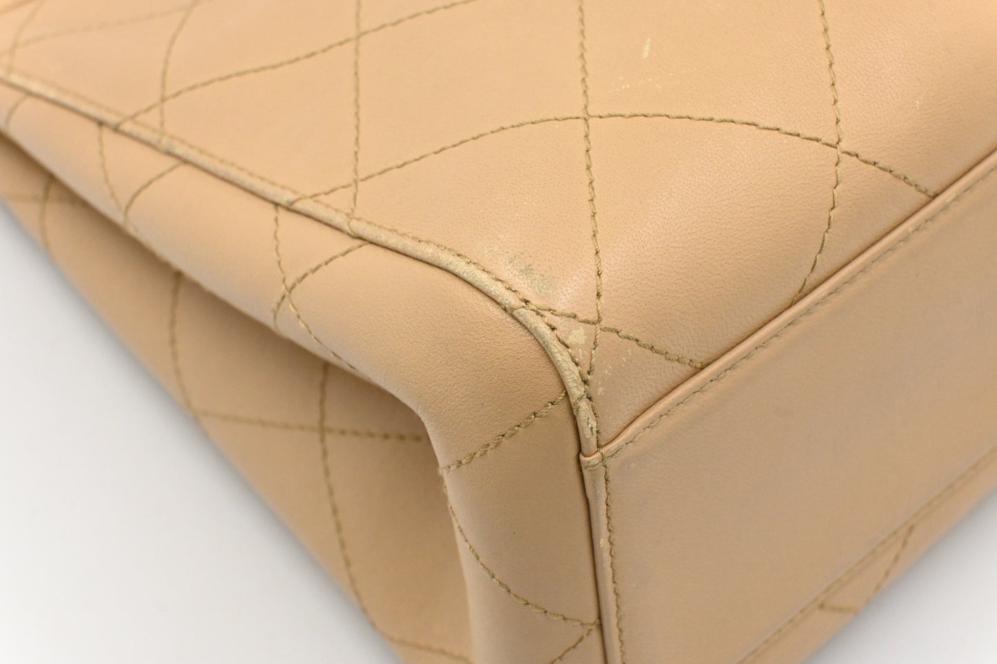 Chanel Chain Shoulder Bag in Beige Leather