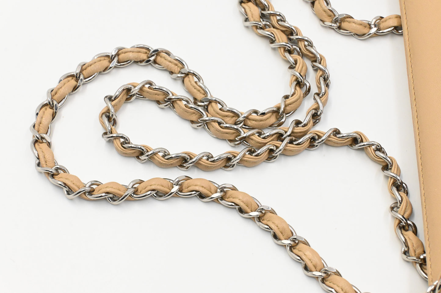 Chanel Chain Shoulder Bag in Beige Leather